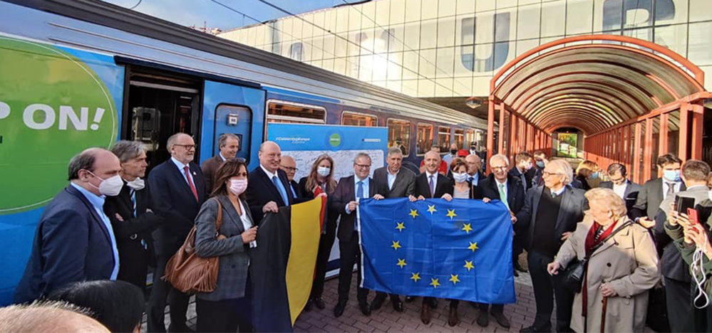 En gare de Namur pour accueillir le "Connecting Europe Express"