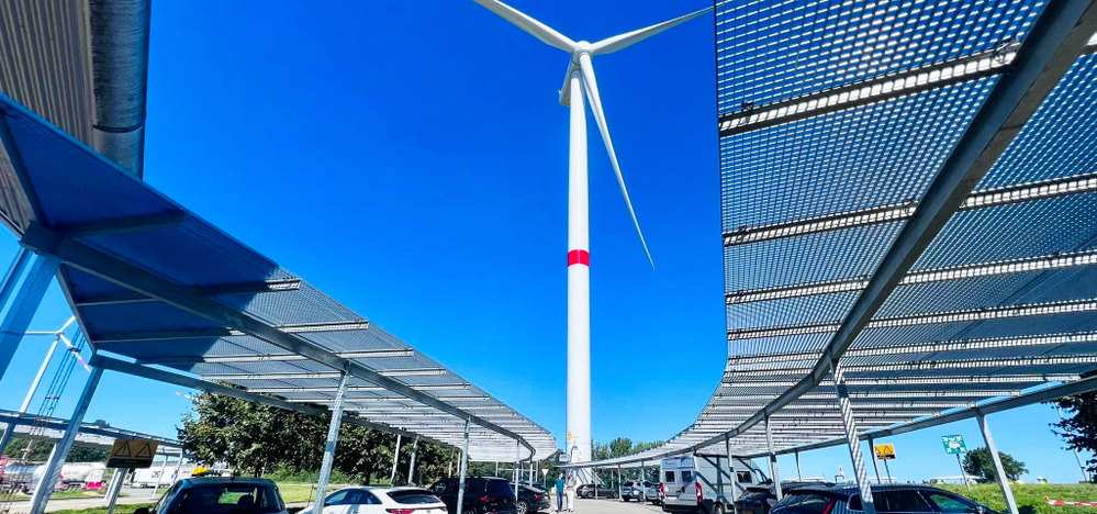 Première éolienne installée sur une aire autoroutière en Wallonie
